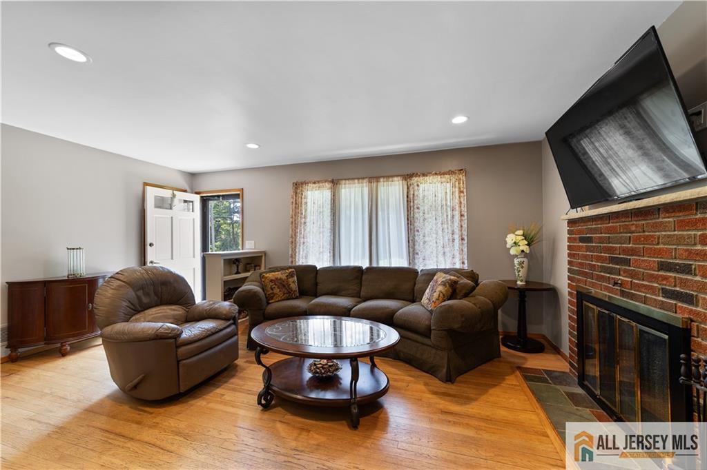 448 Schoolhouse Road, Monroe Township, New Jersey image 2