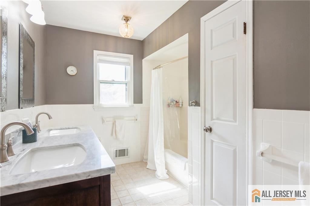 3 Alexander Road, East Brunswick, New Jersey image 25