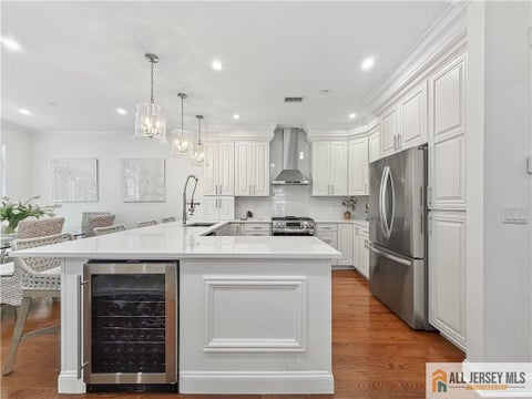Condo For Sale - 6 Cottrell Court #6<br/> Middlesex County, Old Bridge, NJ 08857