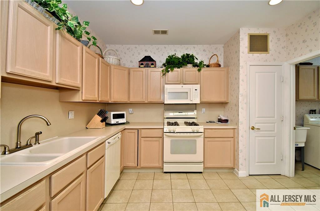 525 Harrier Drive #525, Monroe Township, New Jersey image 13