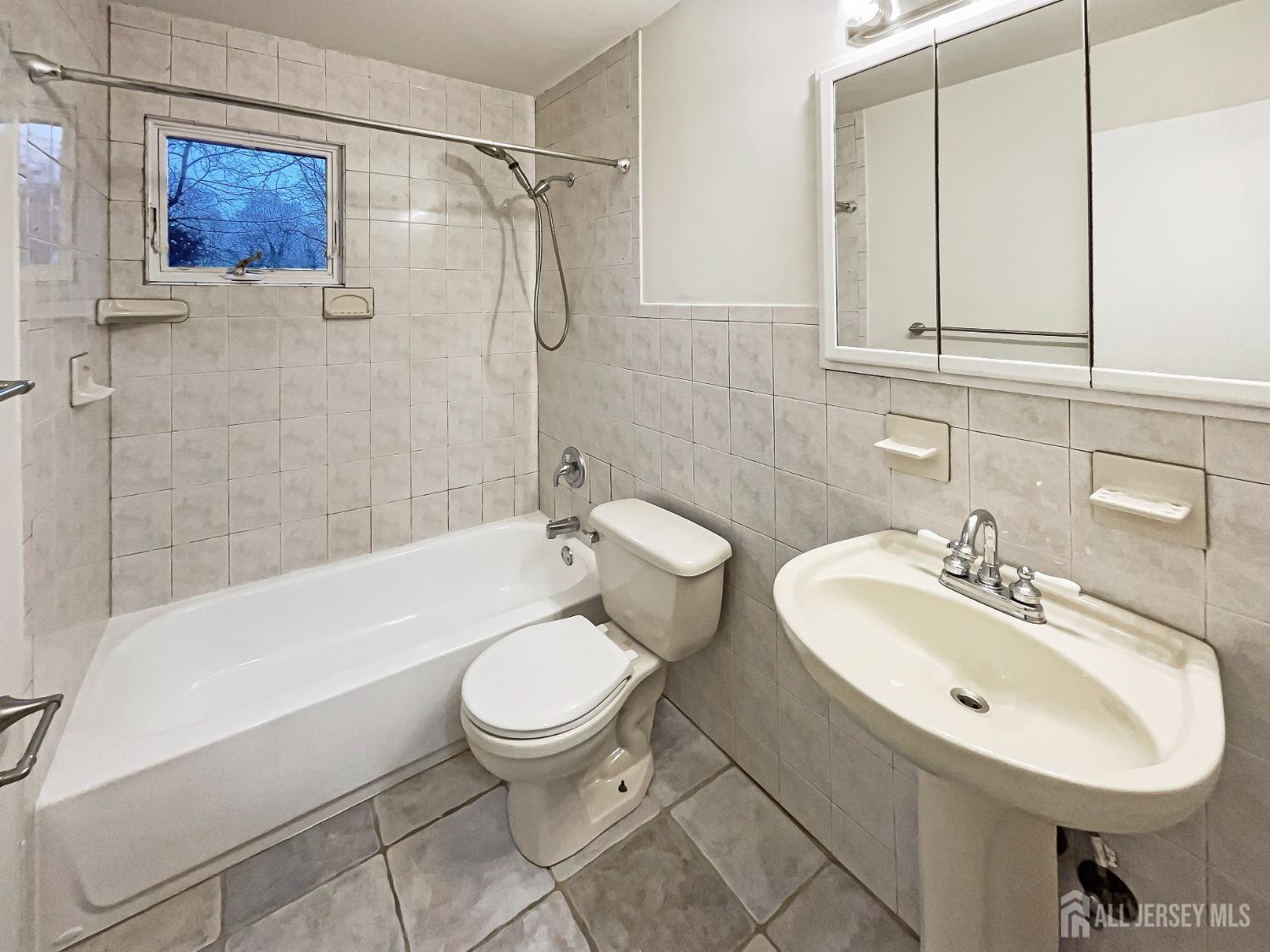 28 Joyce Place, Sayreville, New Jersey image 7