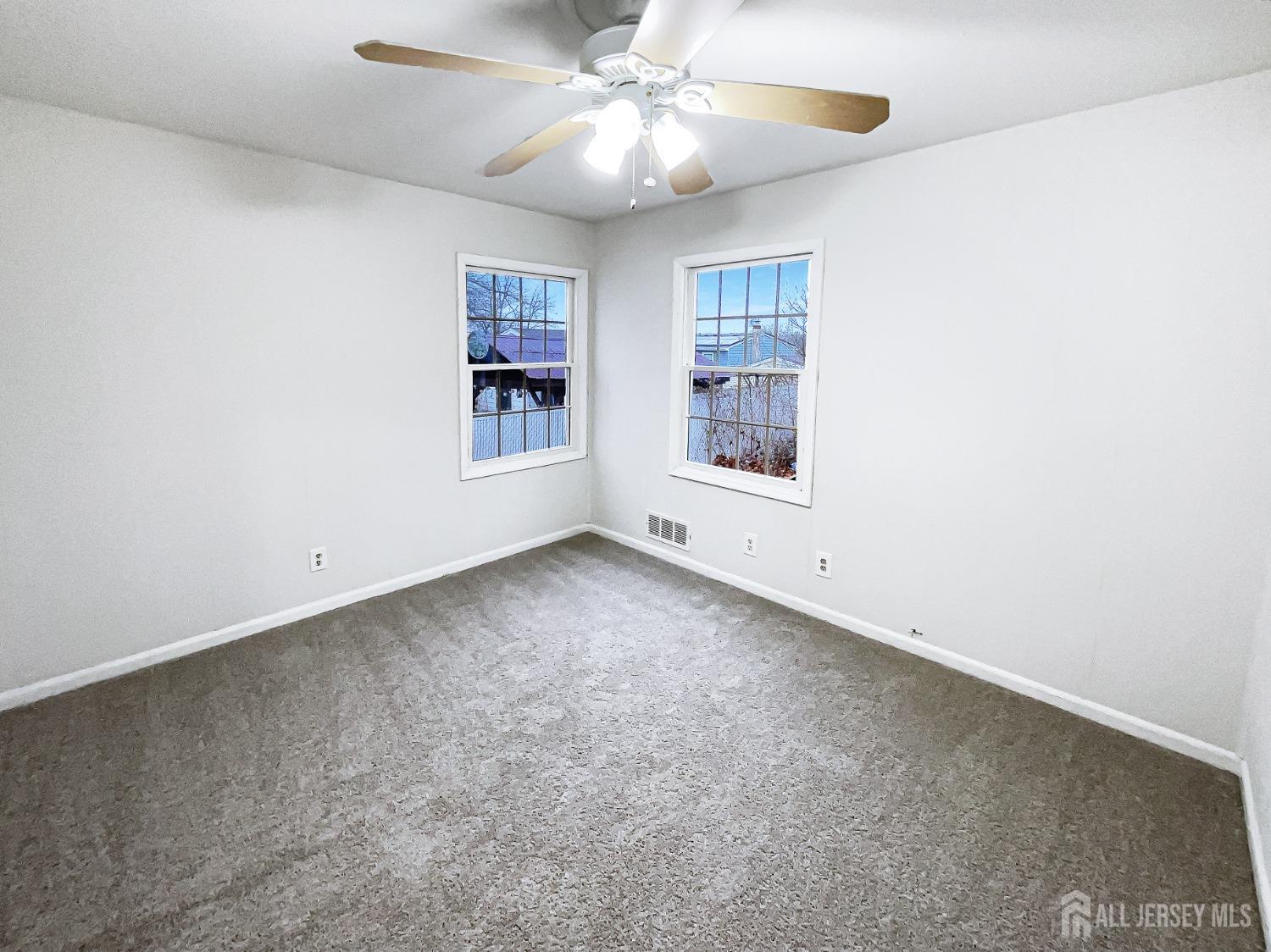 28 Joyce Place, Sayreville, New Jersey image 5