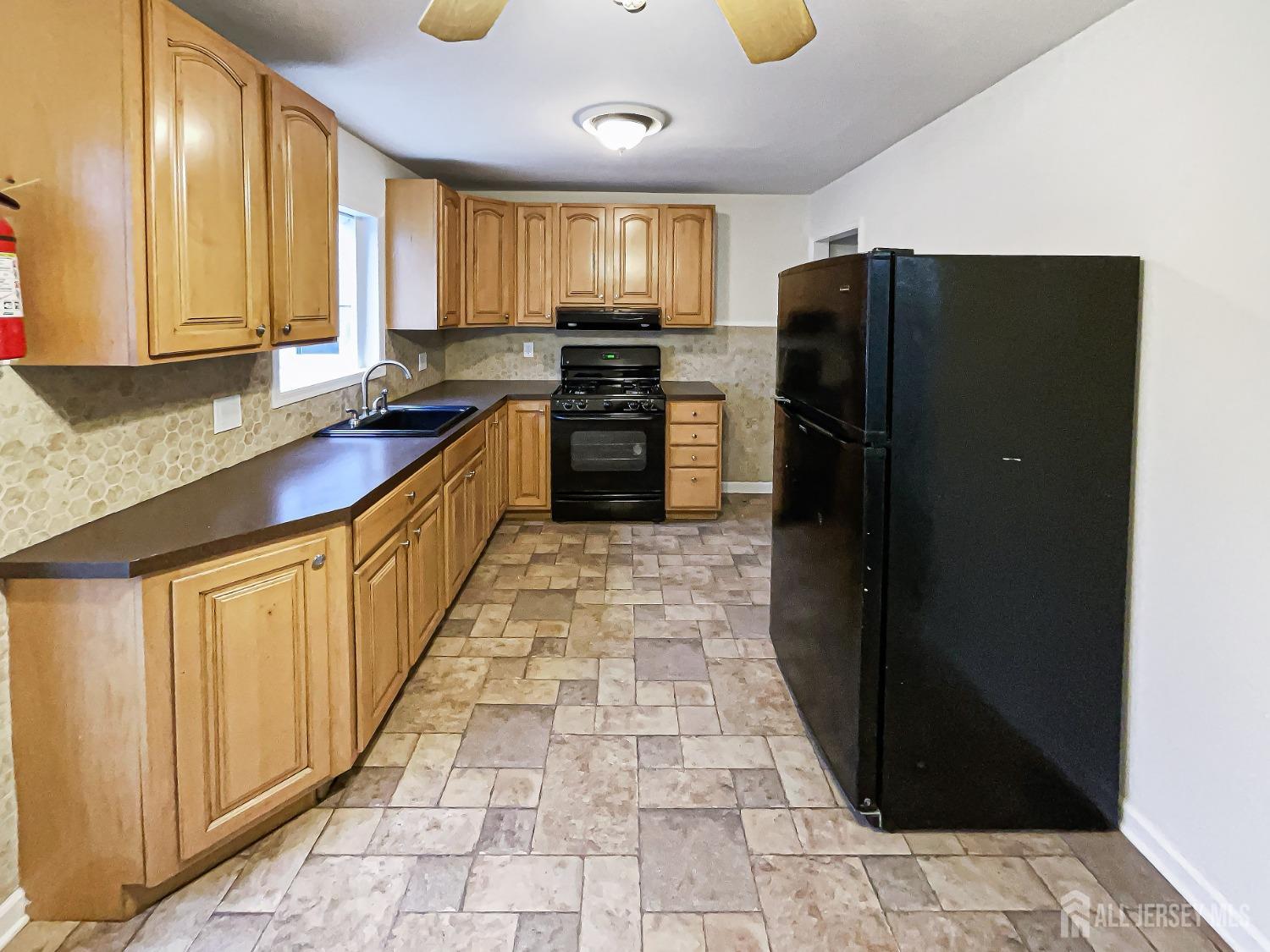 28 Joyce Place, Sayreville, New Jersey image 6