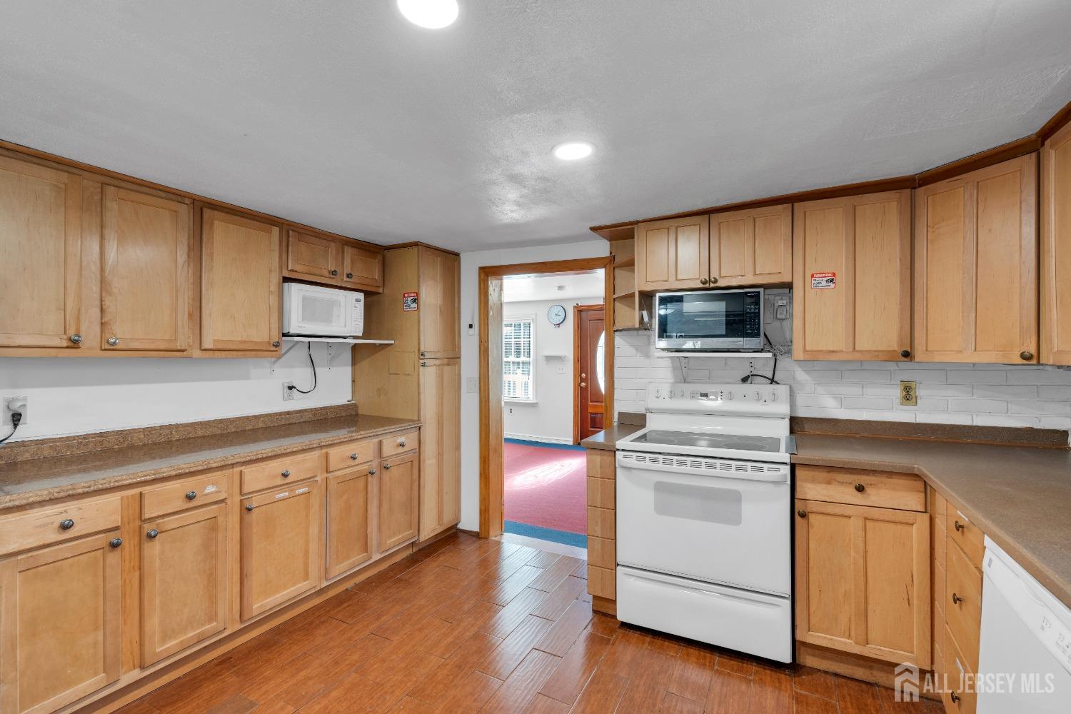 241 Deans Rhode Hall Road, South Brunswick, New Jersey image 29