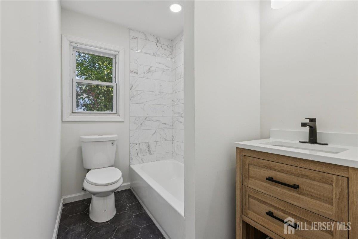 Colonia, New Jersey 07067, United States, 4 Bedrooms Bedrooms, ,3 BathroomsBathrooms,Residential,Active,216253