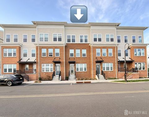 Townhouse For Sale - 338 South Drive<br/> Middlesex County, North Brunswick, NJ 08902