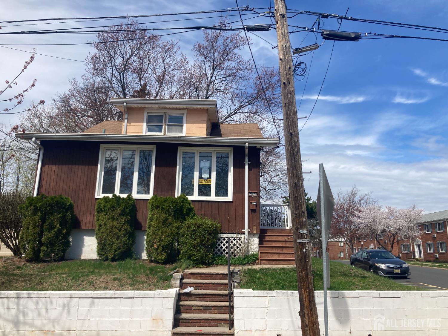 913 Eden Avenue