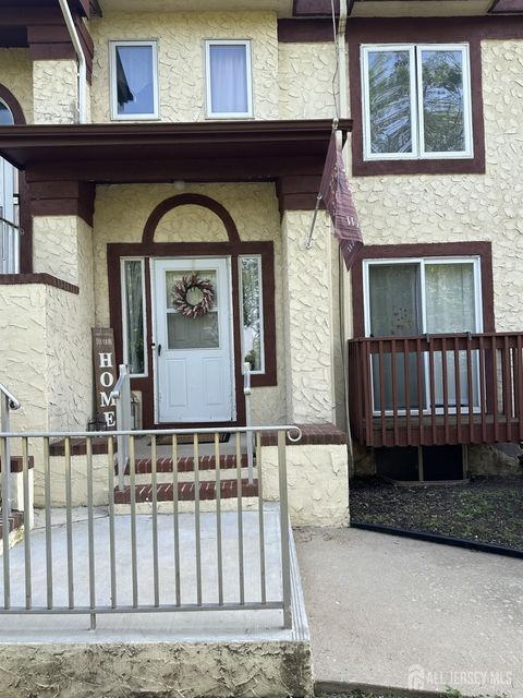 MLS: 2510446R
