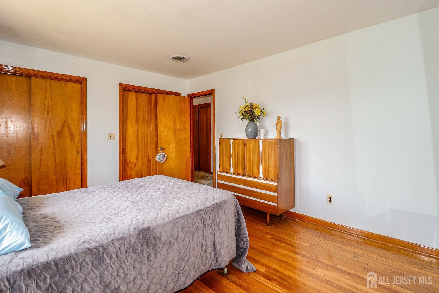 7 E 2nd Street, Port Reading, New Jersey image 18
