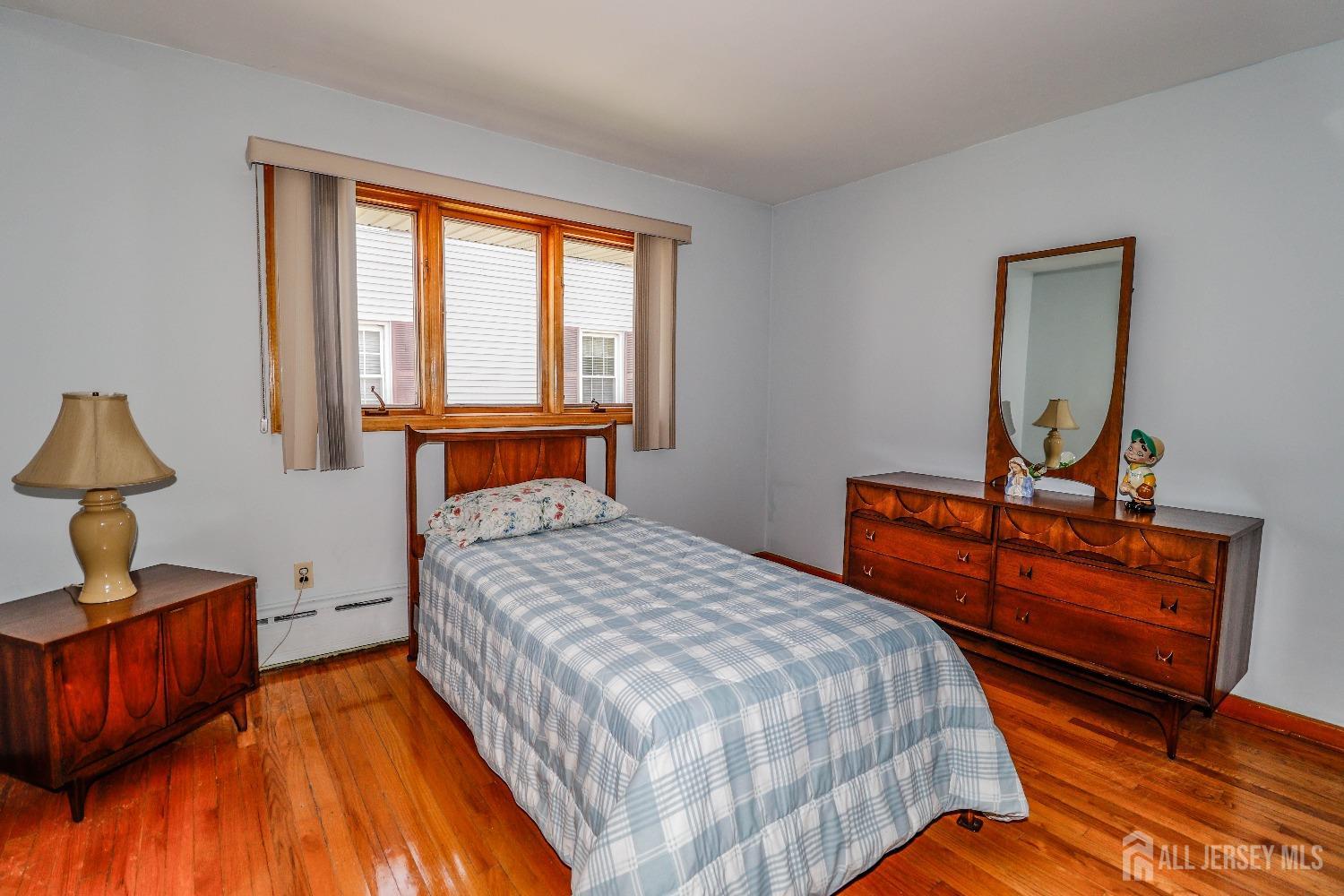 7 E 2nd Street, Port Reading, New Jersey image 20