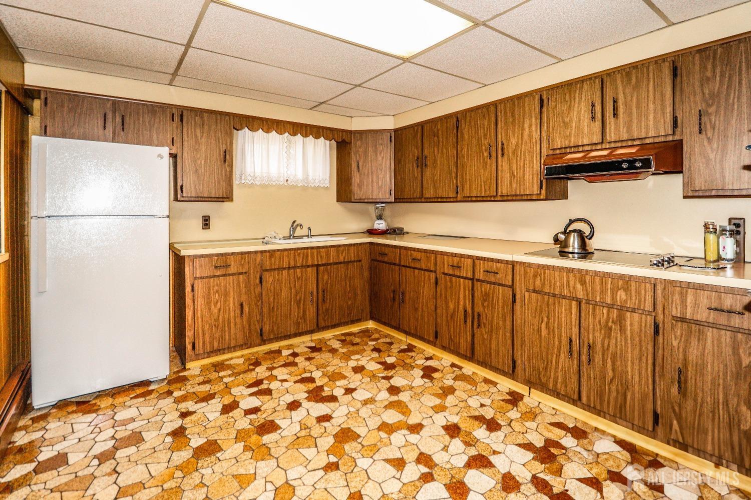 7 E 2nd Street, Port Reading, New Jersey image 24