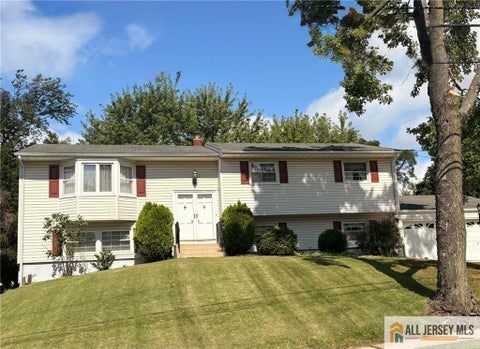Homes For Sale - 35 Wellington Road<br/> East Brunswick, NJ 08816