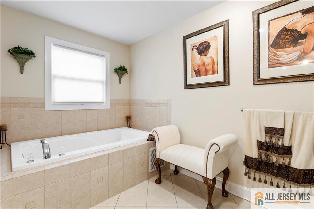 8 Adam Court, Monroe Township, New Jersey image 25