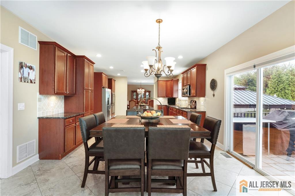 8 Adam Court, Monroe Township, New Jersey image 17