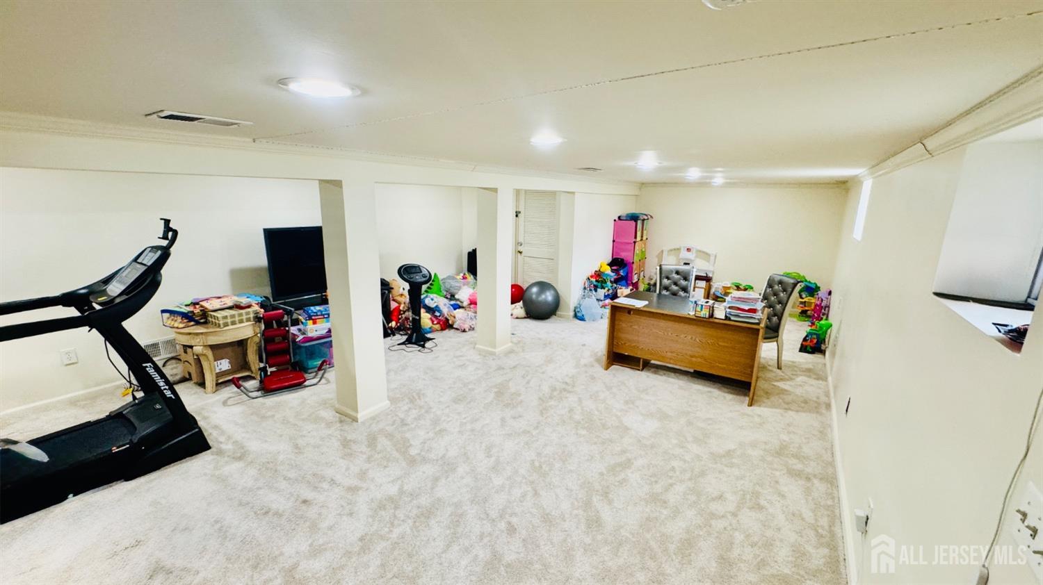72 W Amherst Street, East Brunswick, New Jersey image 23