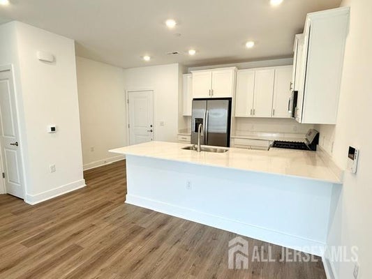 READE ST, JAMESBURG, NJ 08831 - Image a99f7e0e0833dc67035360fbd1a3f00a/3727207729