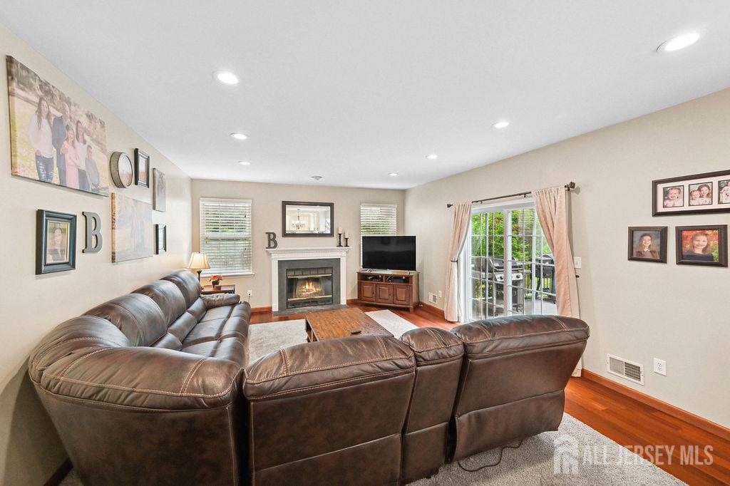 8 Sugar Pine Drive, Jackson, New Jersey image 4