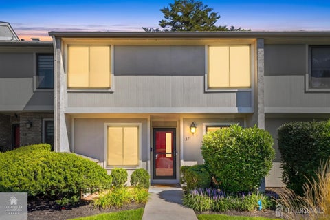 Condo For Sale - 37 Irongate<br/> Middlesex County, Metuchen, NJ 08840