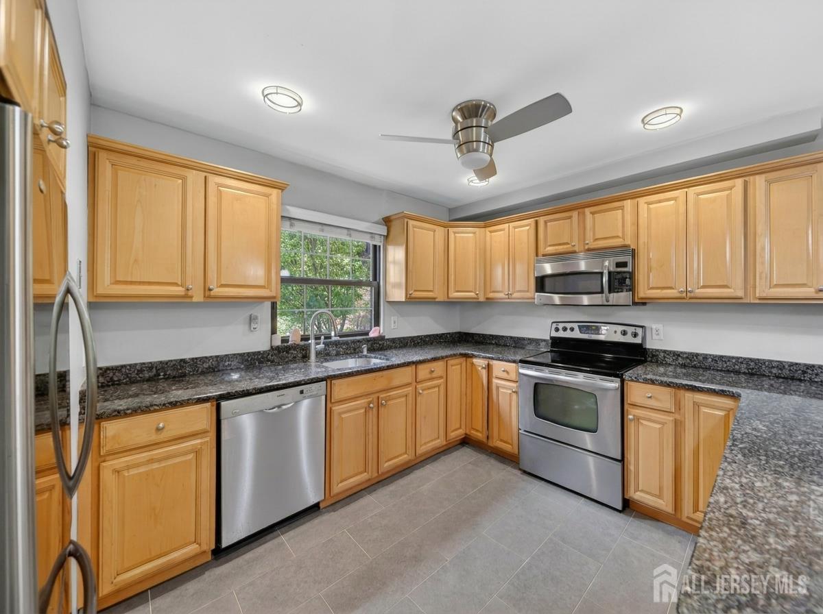 323 Gill Lane 10B