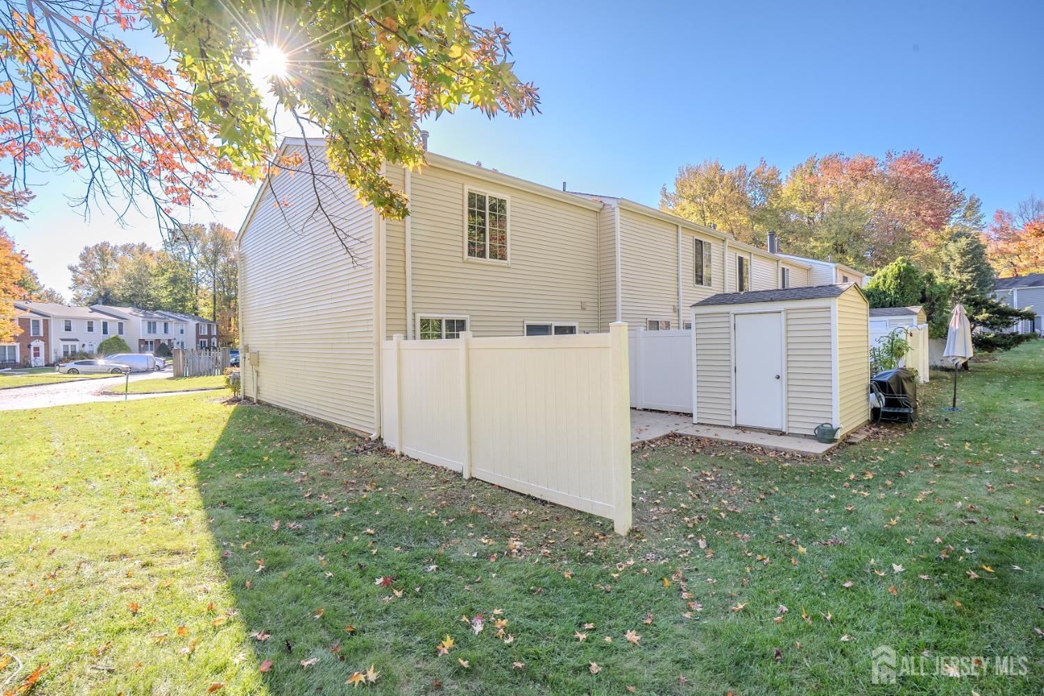 49 Cottonwood Court
