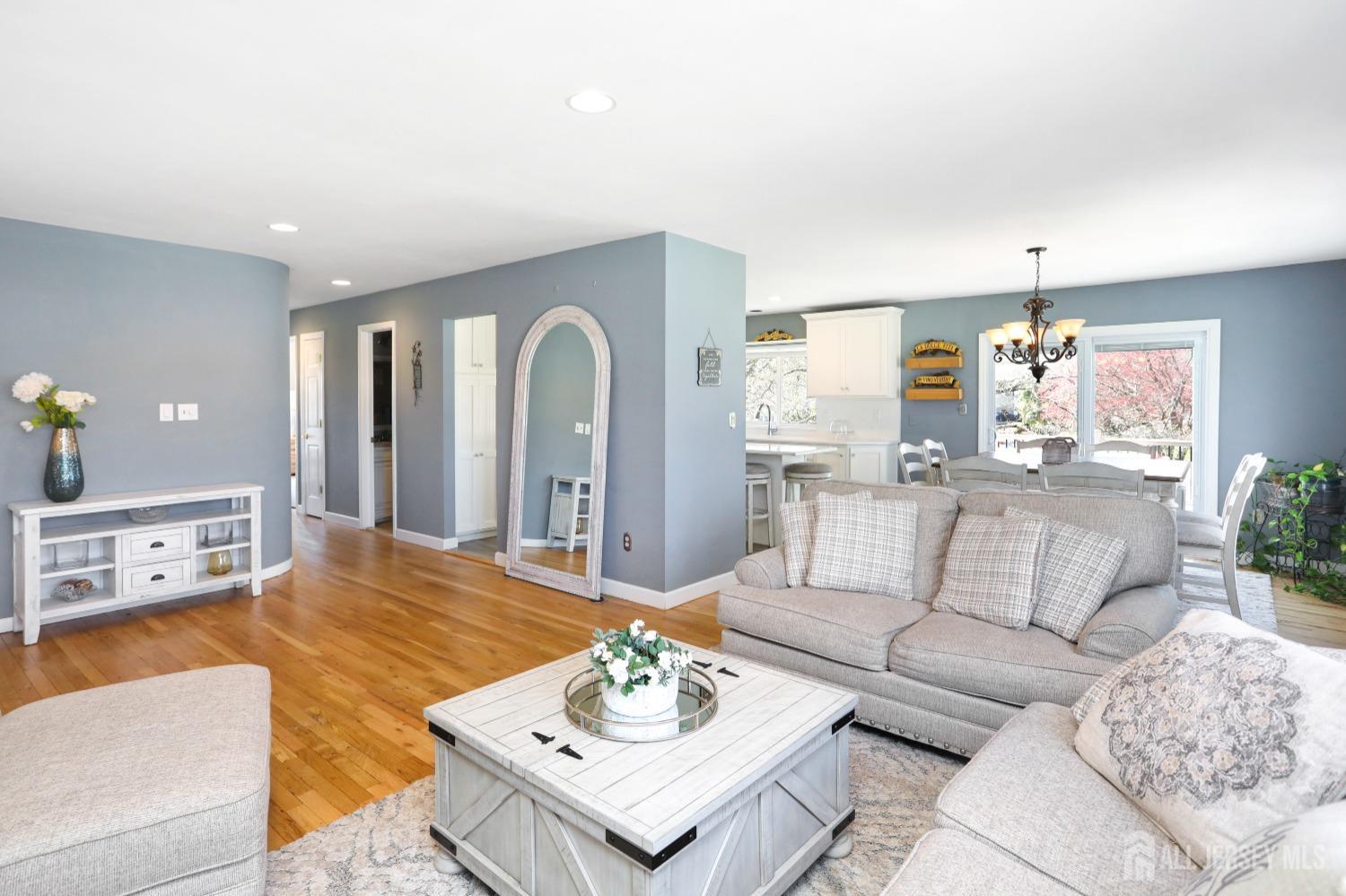 7 Arthurs Court, Manalapan, New Jersey image 11