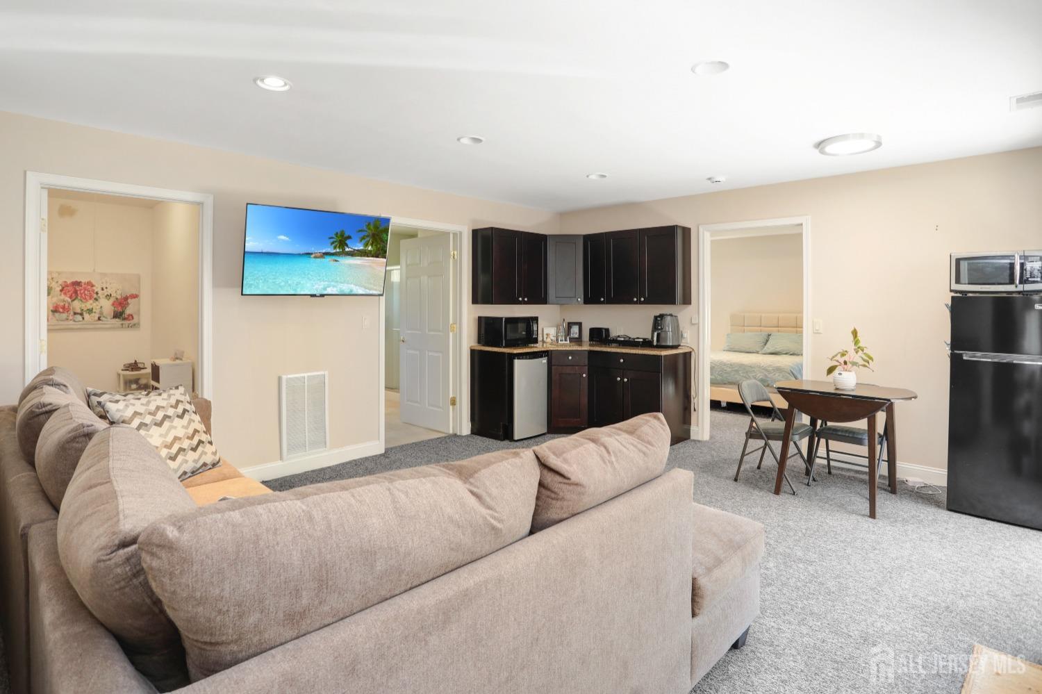 7 Arthurs Court, Manalapan, New Jersey image 36