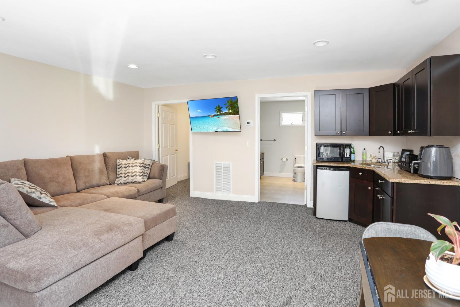 7 Arthurs Court, Manalapan, New Jersey image 37
