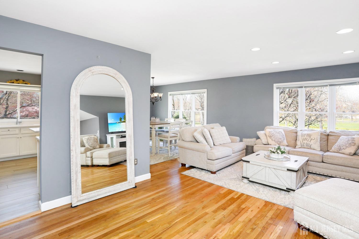 7 Arthurs Court, Manalapan, New Jersey image 10