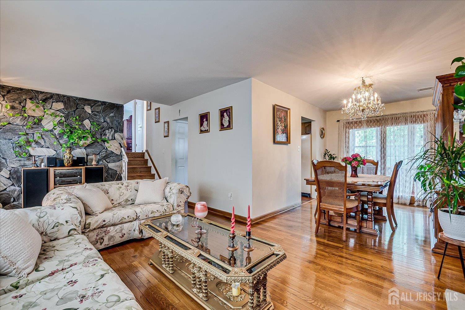 Fords, New Jersey 08863, United States, 4 Bedrooms Bedrooms, ,2 BathroomsBathrooms,Residential,Active,163321