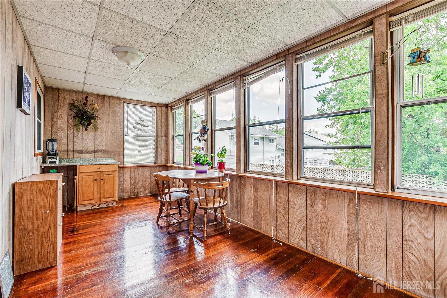 Fords, New Jersey 08863, United States, 4 Bedrooms Bedrooms, ,2 BathroomsBathrooms,Residential,Active,163321