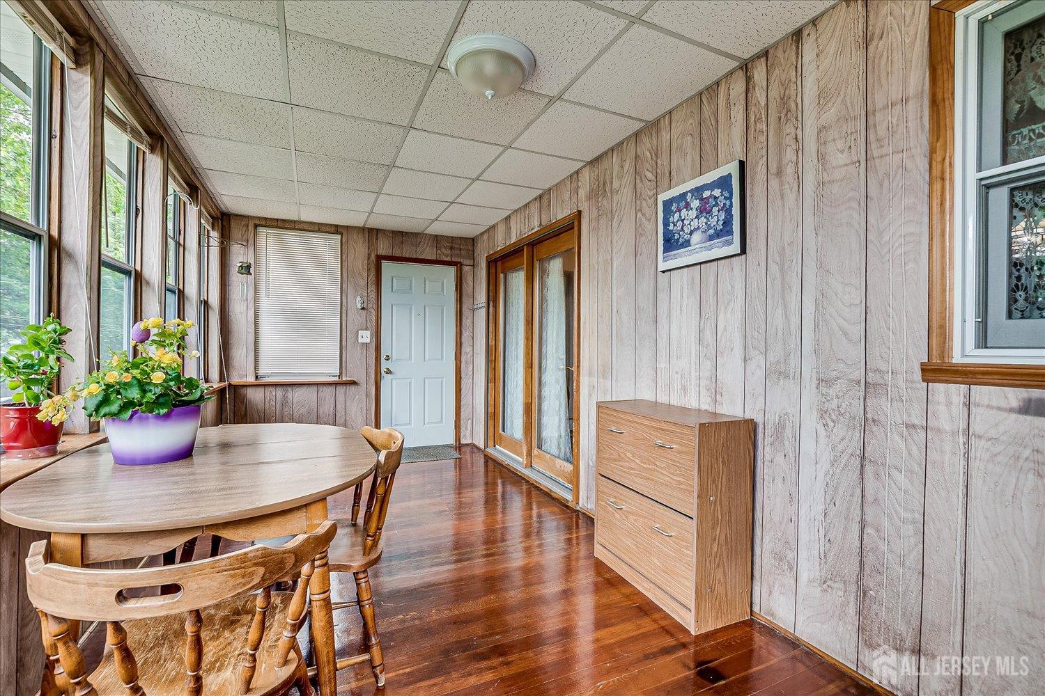 Fords, New Jersey 08863, United States, 4 Bedrooms Bedrooms, ,2 BathroomsBathrooms,Residential,Active,163321