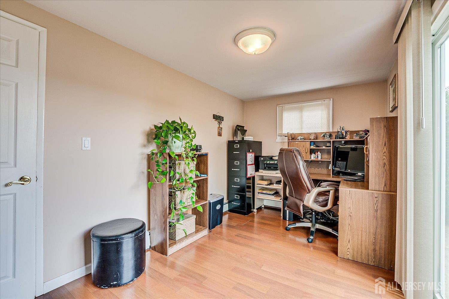 Fords, New Jersey 08863, United States, 4 Bedrooms Bedrooms, ,2 BathroomsBathrooms,Residential,Active,163321