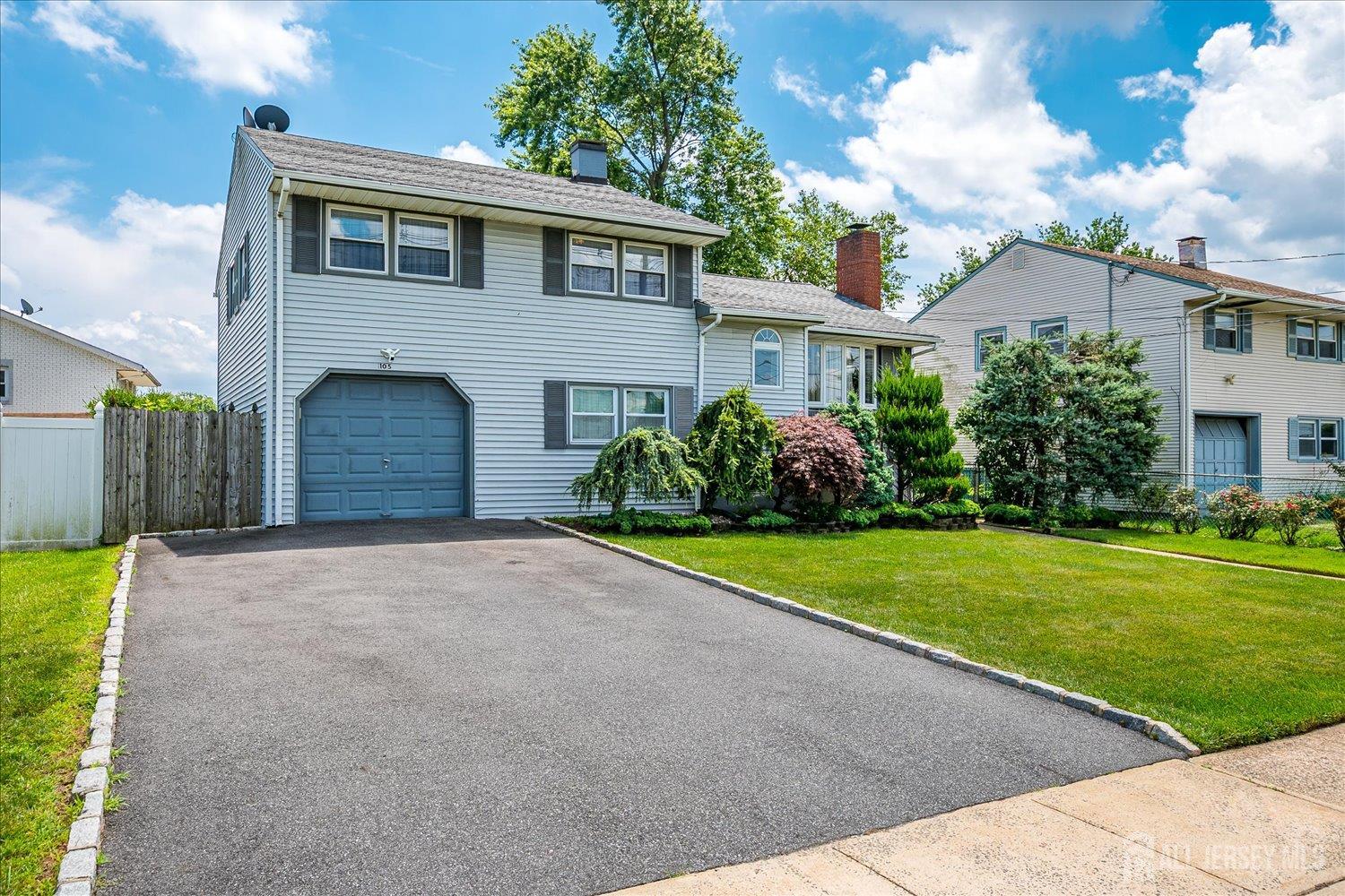 Fords, New Jersey 08863, United States, 4 Bedrooms Bedrooms, ,2 BathroomsBathrooms,Residential,Active,163321