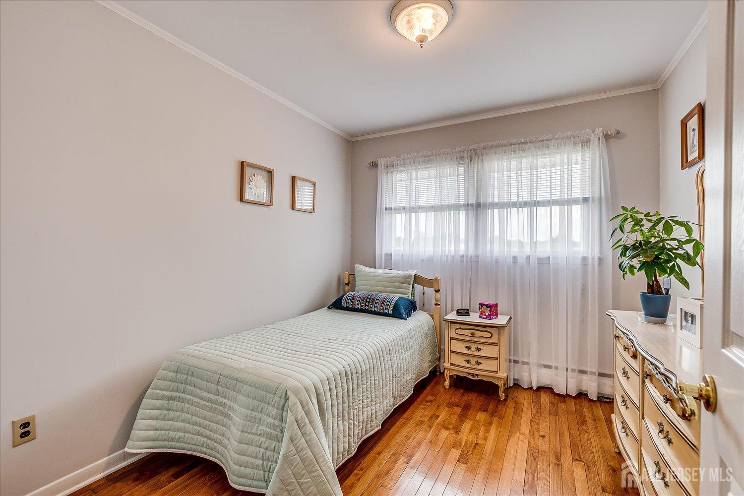 Fords, New Jersey 08863, United States, 4 Bedrooms Bedrooms, ,2 BathroomsBathrooms,Residential,Active,163321