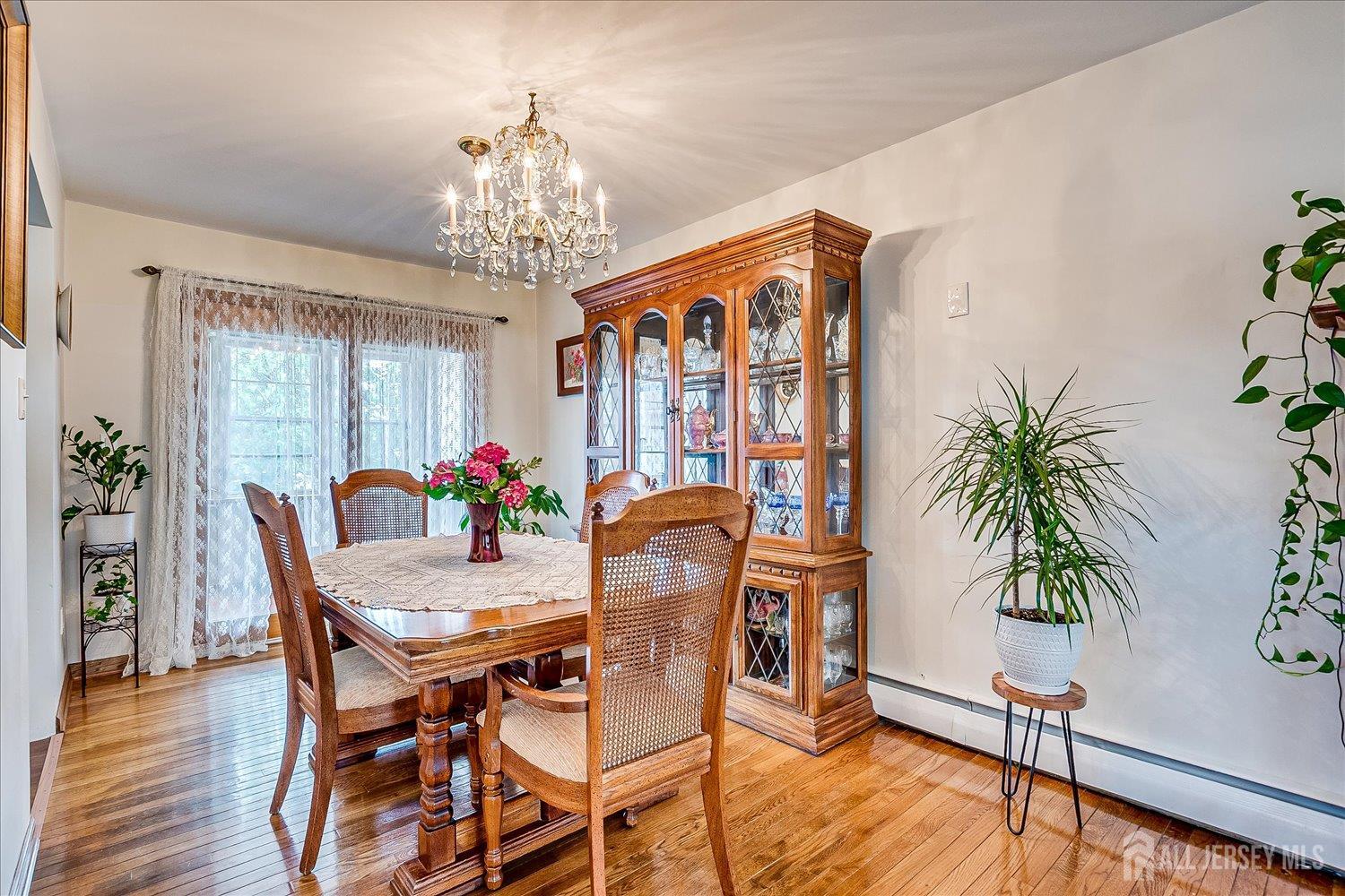 Fords, New Jersey 08863, United States, 4 Bedrooms Bedrooms, ,2 BathroomsBathrooms,Residential,Active,163321