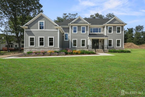 Featured picture for the property 2702662R