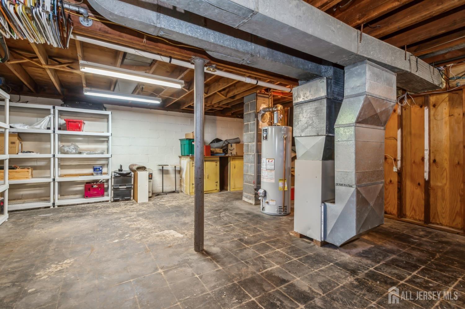 South Bound Brook, New Jersey 08880, United States, 3 Bedrooms Bedrooms, ,1 BathroomBathrooms,Residential,Active,160048