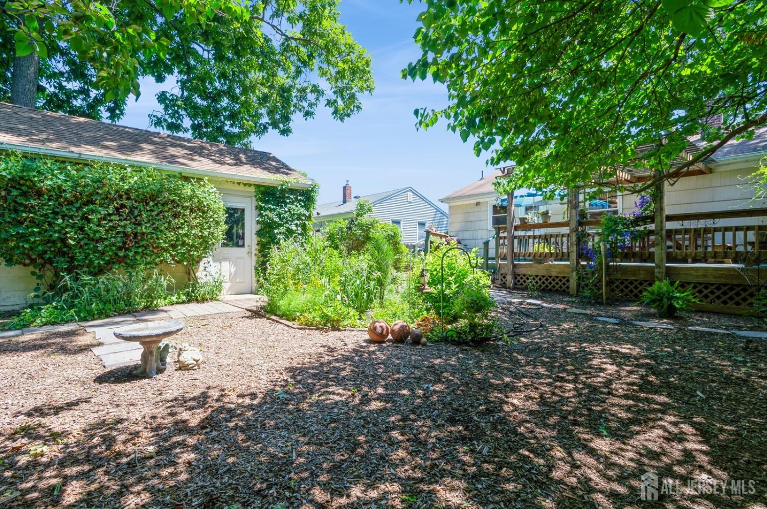 South Bound Brook, New Jersey 08880, United States, 3 Bedrooms Bedrooms, ,1 BathroomBathrooms,Residential,Active,160048