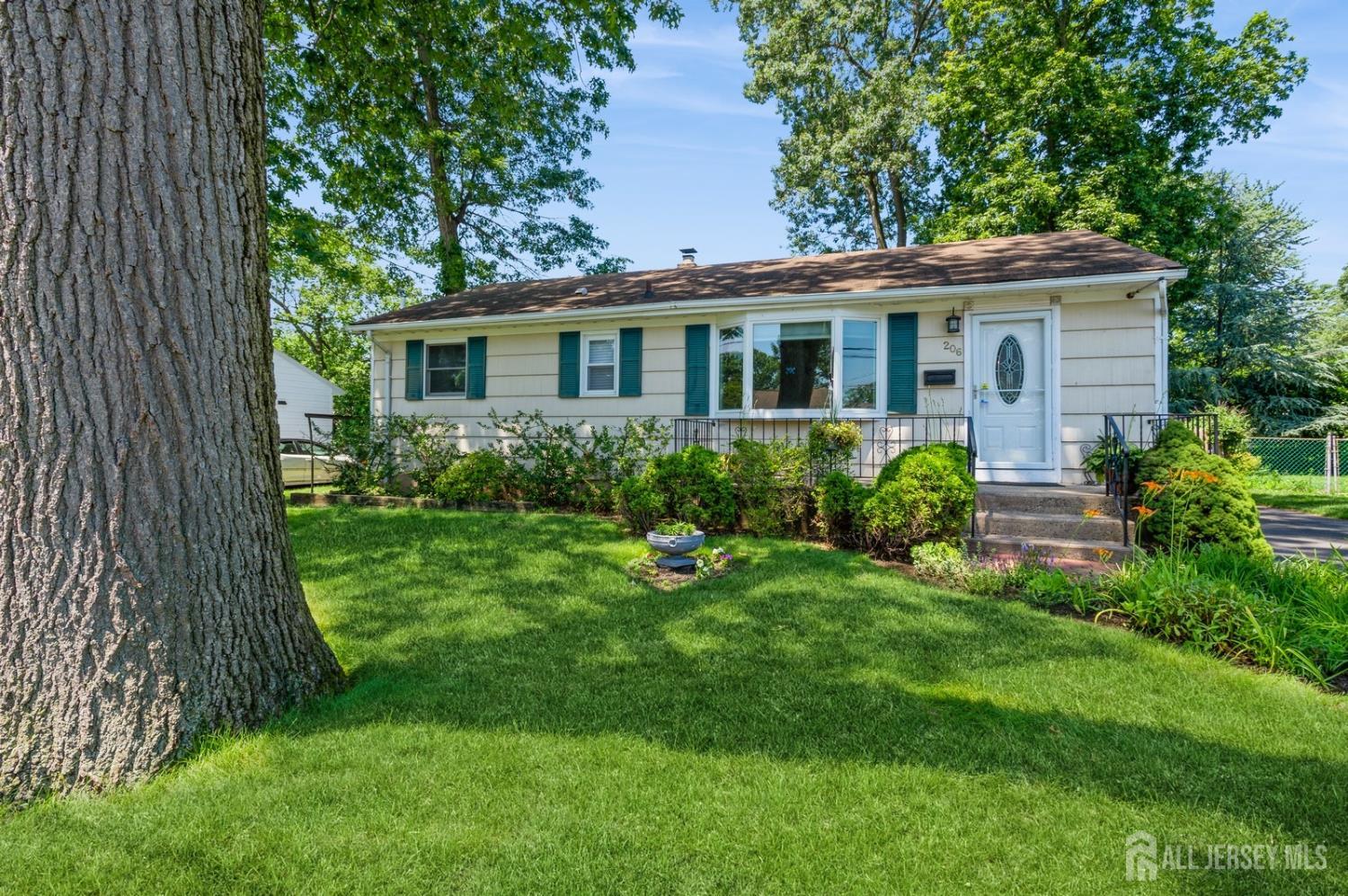 South Bound Brook, New Jersey 08880, United States, 3 Bedrooms Bedrooms, ,1 BathroomBathrooms,Residential,Active,160048