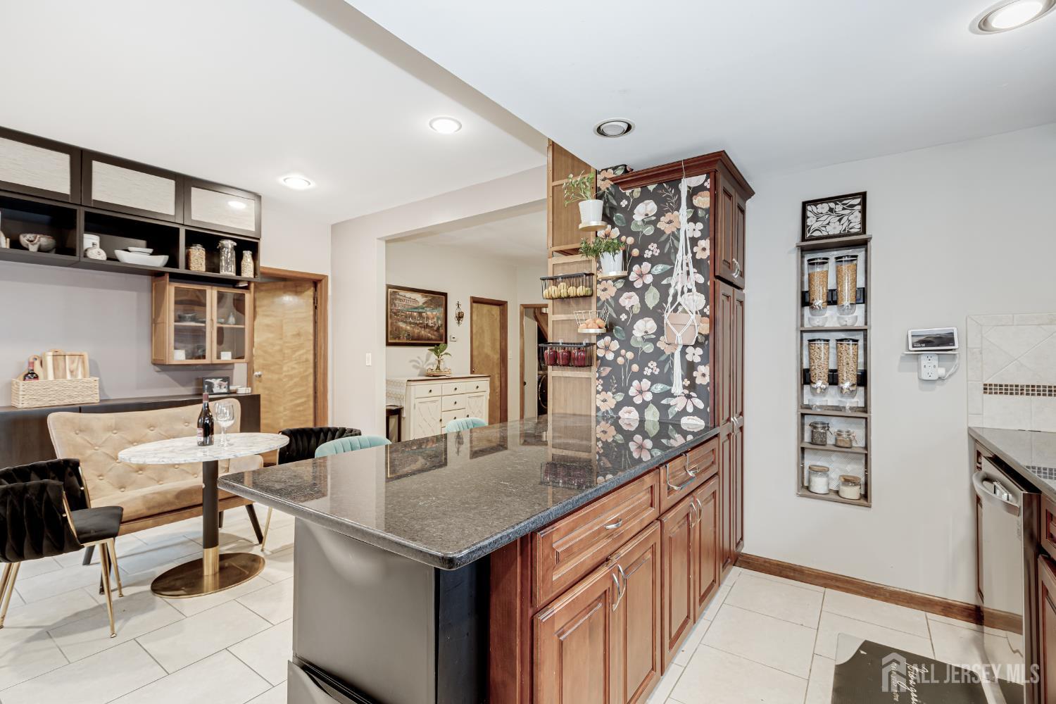 393 Hamilton Avenue, Rahway, New Jersey image 8