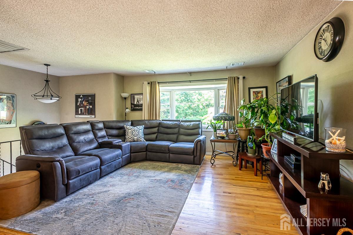 93 Hillsdale Avenue - Photo 2