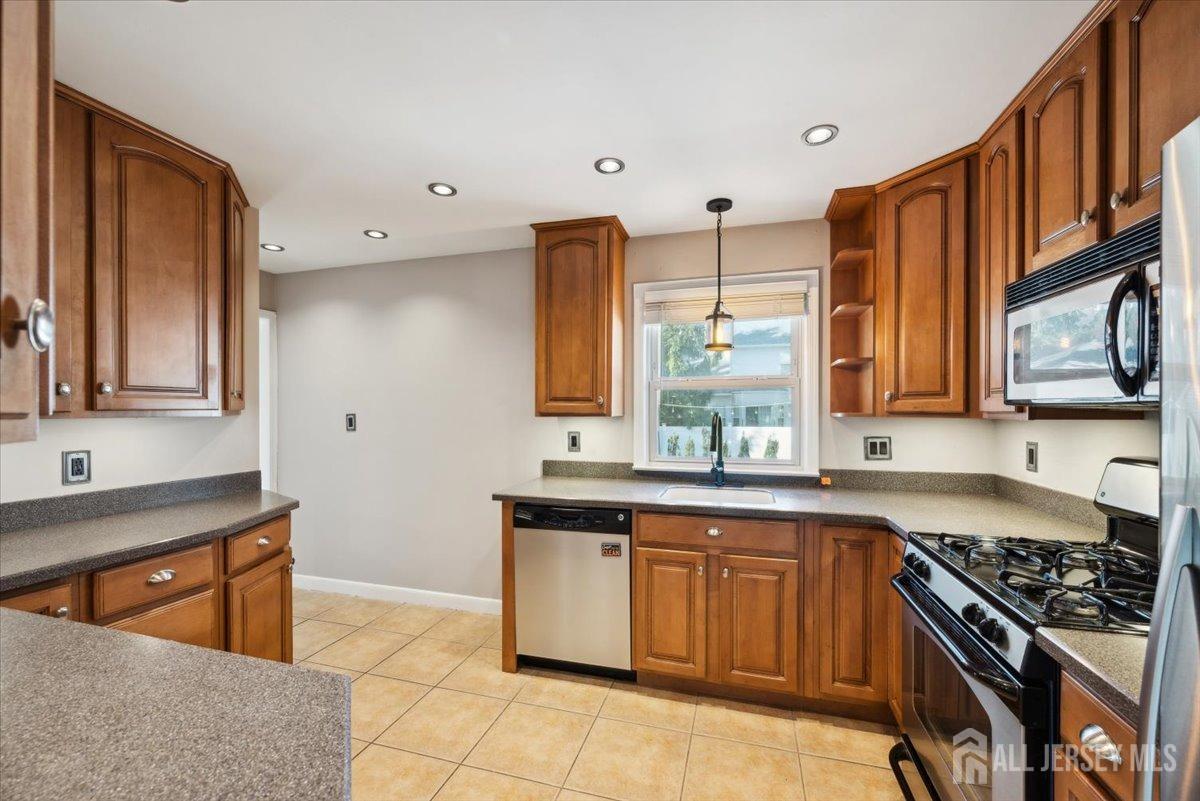 77 Hazelwood Avenue, Metuchen, New Jersey image 17