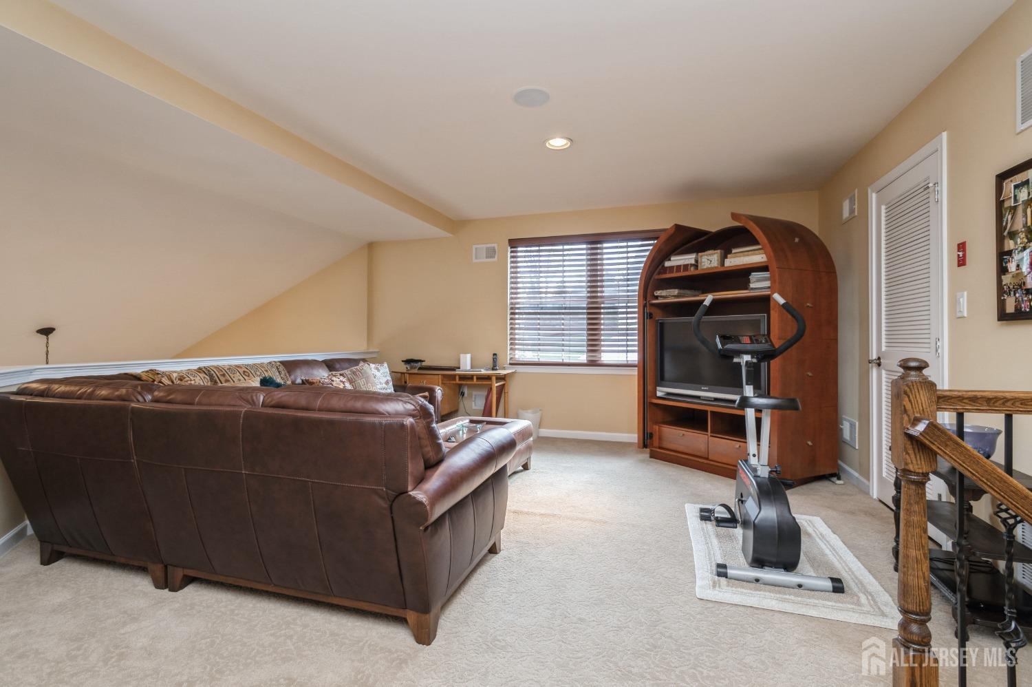 9 Memorial Court, Monroe Township, New Jersey image 28