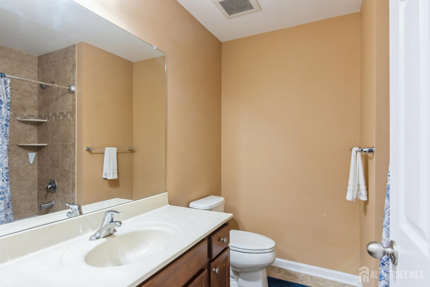2423 Canterbury Lane, North Brunswick, New Jersey image 26
