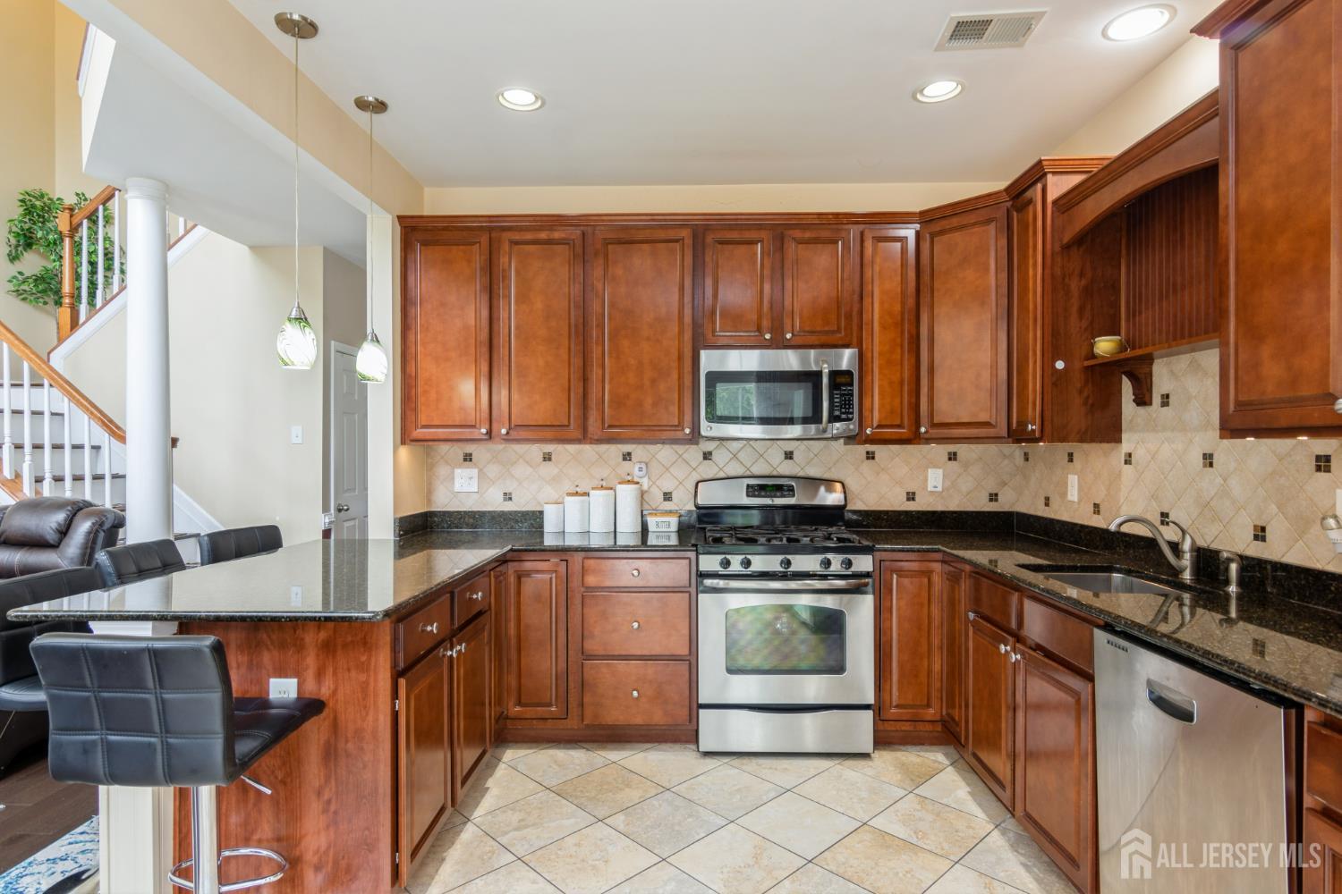 2423 Canterbury Lane, North Brunswick, New Jersey image 7