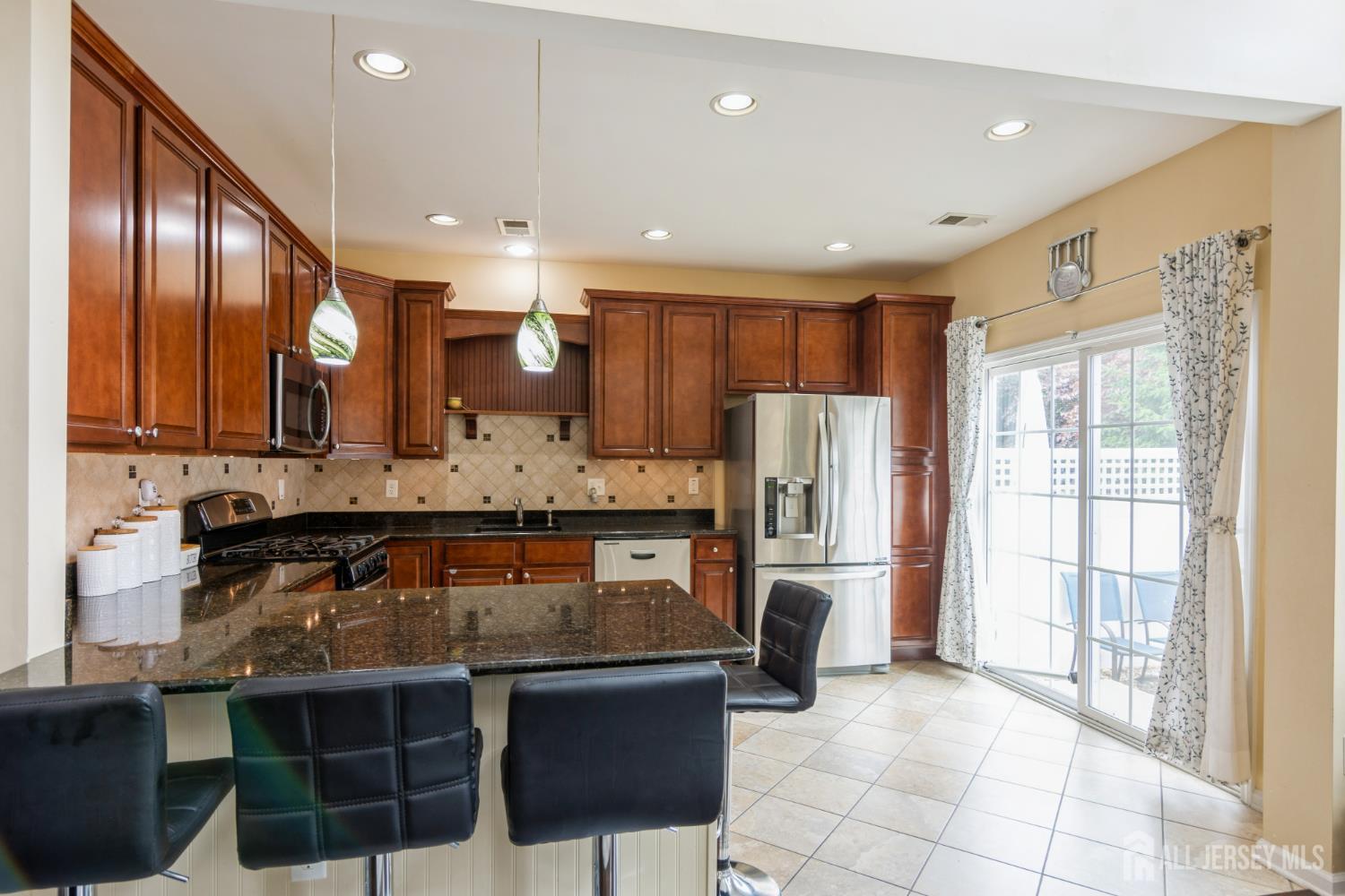 2423 Canterbury Lane, North Brunswick, New Jersey image 9
