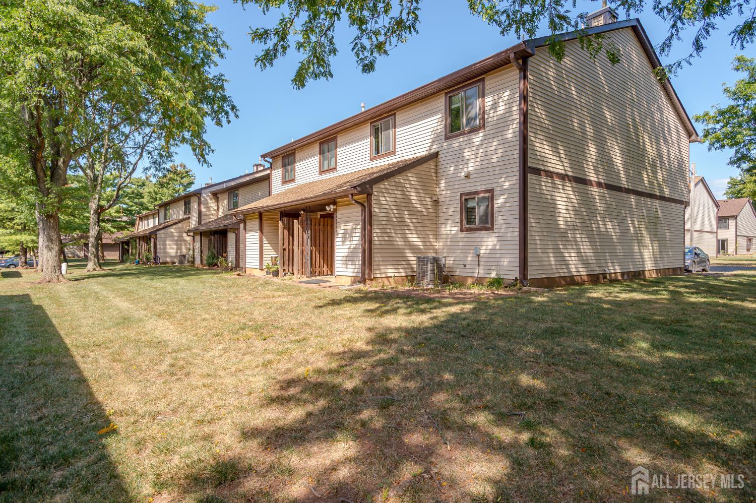 Edison, New Jersey 08817, United States, 3 Bedrooms Bedrooms, ,3 BathroomsBathrooms,Residential,Pending,202389