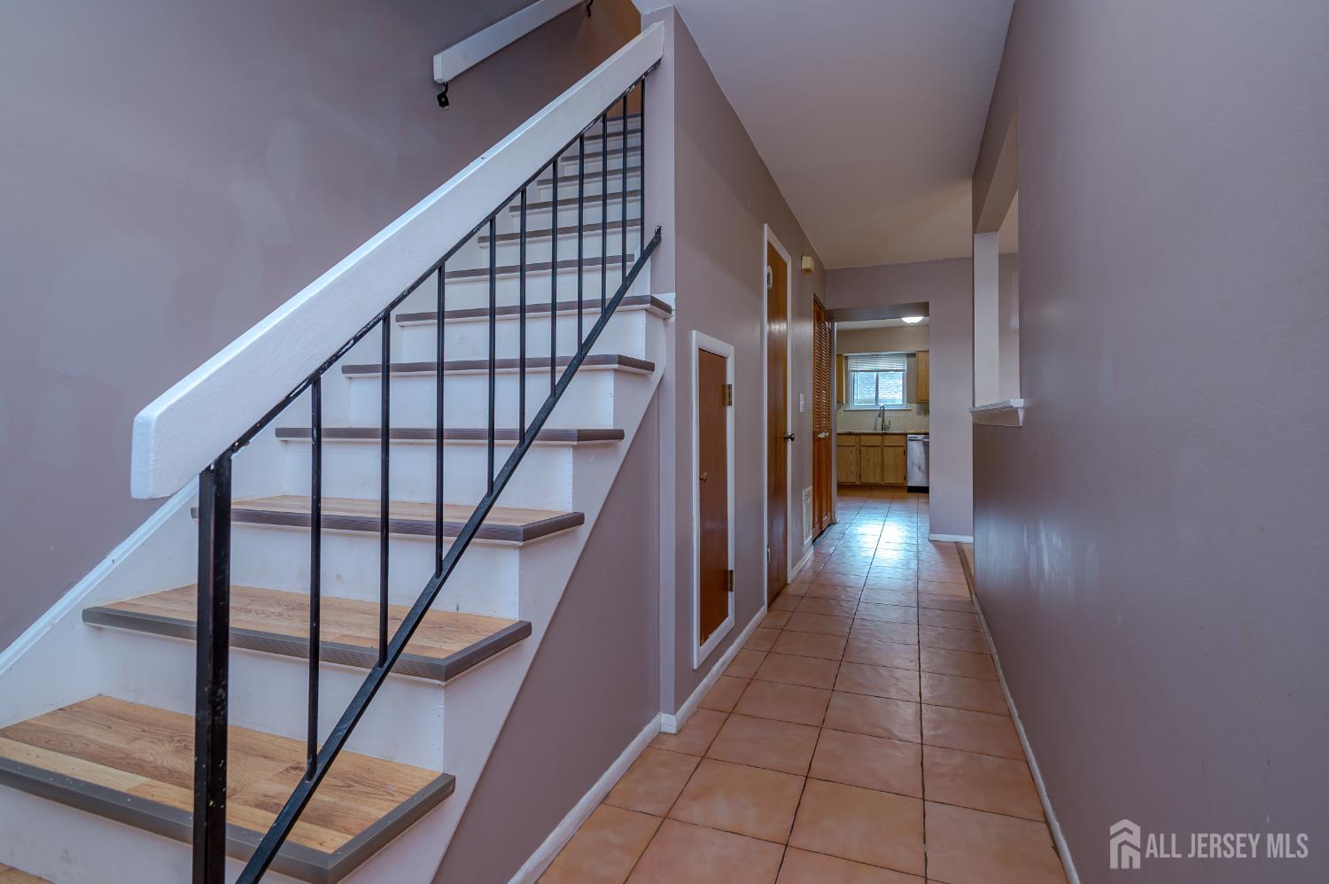 Edison, New Jersey 08817, United States, 3 Bedrooms Bedrooms, ,3 BathroomsBathrooms,Residential,Pending,202389