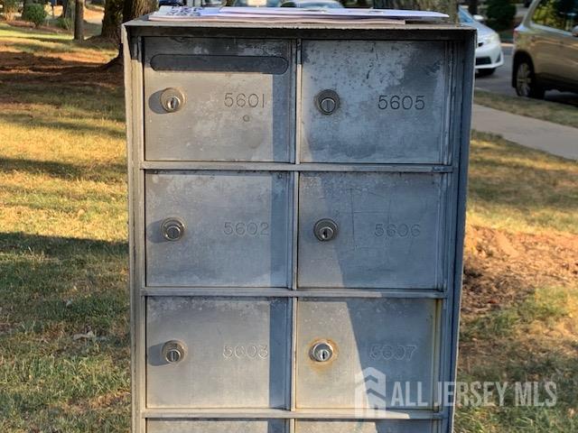 Edison, New Jersey 08817, United States, 3 Bedrooms Bedrooms, ,3 BathroomsBathrooms,Residential,Pending,202389