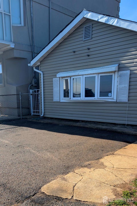 Apartment For Sale - 141 Shoreland Circle<br/> Old Bridge, NJ 08879